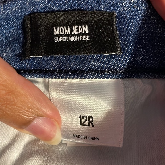 Express high rise mom jean size 12 - Picture 6 of 6